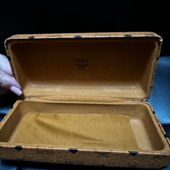 Brand New! MCM Women’s Cat Eye Brown Mirrored  Sunglasses - Picture 5 of 5